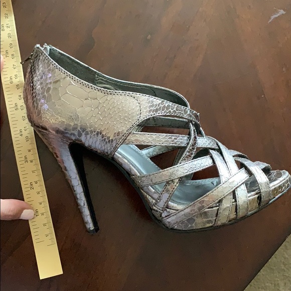 Silver stilettos - Picture 2 of 4